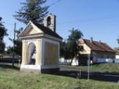 Místní kaplička...