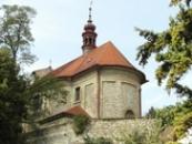 Barokní jednolodní kostel sv. Jakuba.