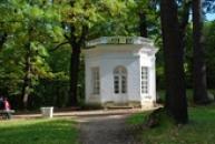 Pohled na Goethův pavilón.