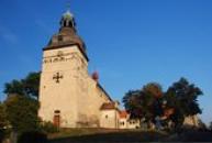 Románský kostel Stětí sv. Jana Křtitele.