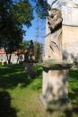 Barokní socha u kostela sv. Martina.