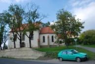 Zdejší kostel.