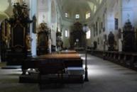 Pohled dovnitř katedrály sv. Štěpána.