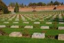 Náhrobky na terezínském Národním hřbitově.