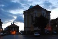 Kostel sv. Petra a Pavla za soumraku...