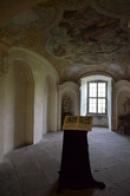 Interiéry dávného kláštera.