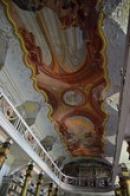 Zdobený strop kláštera.