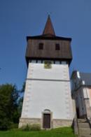 Zvonice u kostela Všech Svatých.