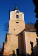 Věž kostela sv. Petra a Pavla.