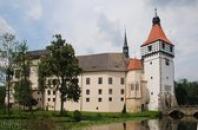 Pohled z ulice Na příkopech.