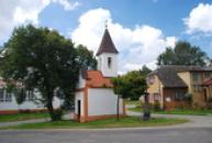 Místní kaplička.