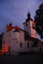 Kostel sv. Martina v podvečer.