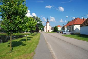 Cep na Jindřichohradecku - Náves s kaplí.