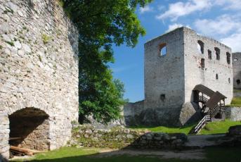 Hrad Rabí na Klatovsku - Pohled na hradní palác.