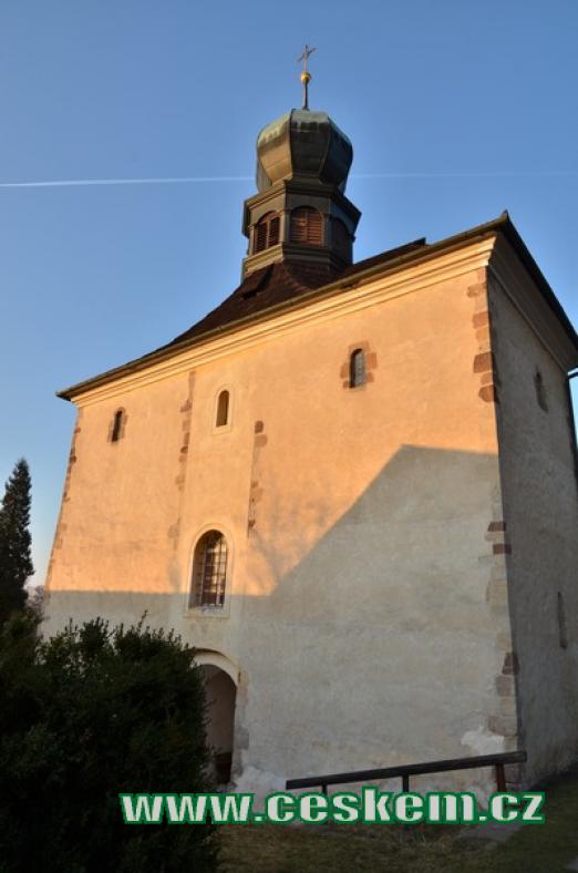 Věž kostela sv. Jana Křtitele.