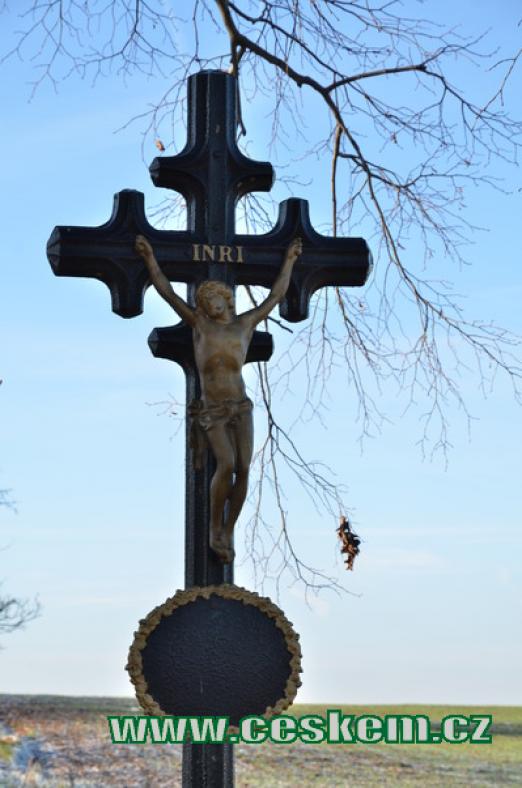Detail kříže u silnice na Žilinu.
