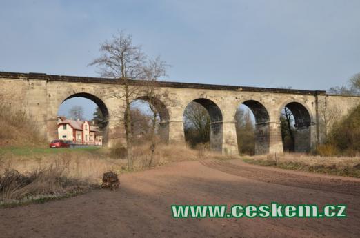 Jeden z našich nejstarších železničních mostů.
