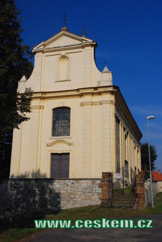 Zdejší kostel Nanebevzetí Panny Marie z konce 13. století.