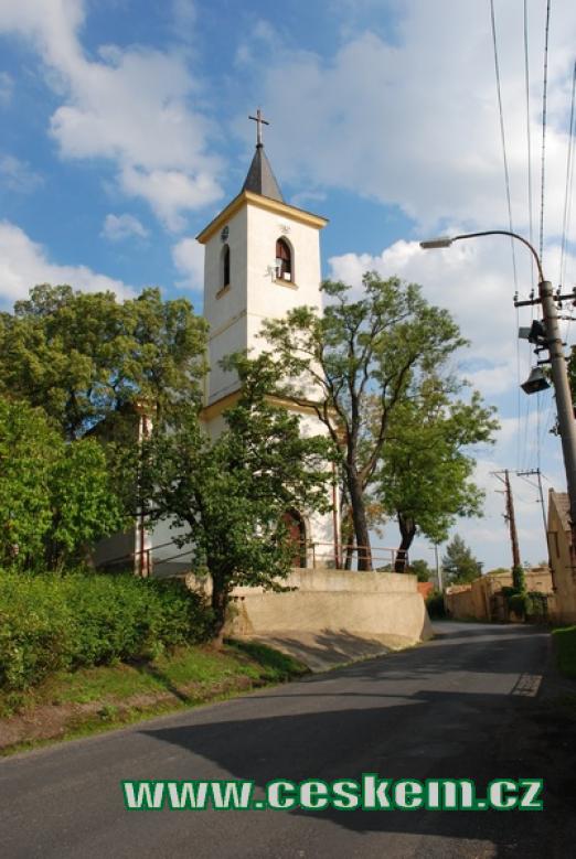 Pohled na kostel Narození sv. Jana Křtitele.