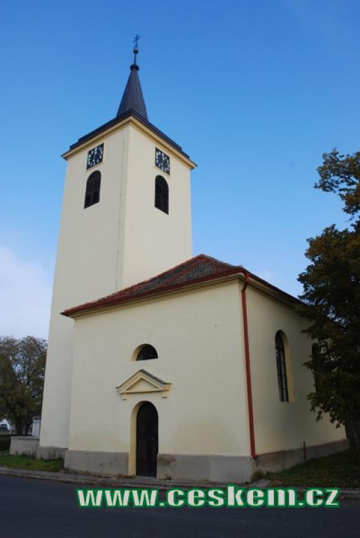 Kostel zasvěcený sv. Václavu.
