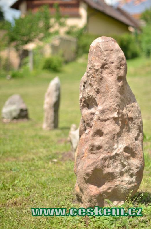 Novodobé kameny v Kounově.