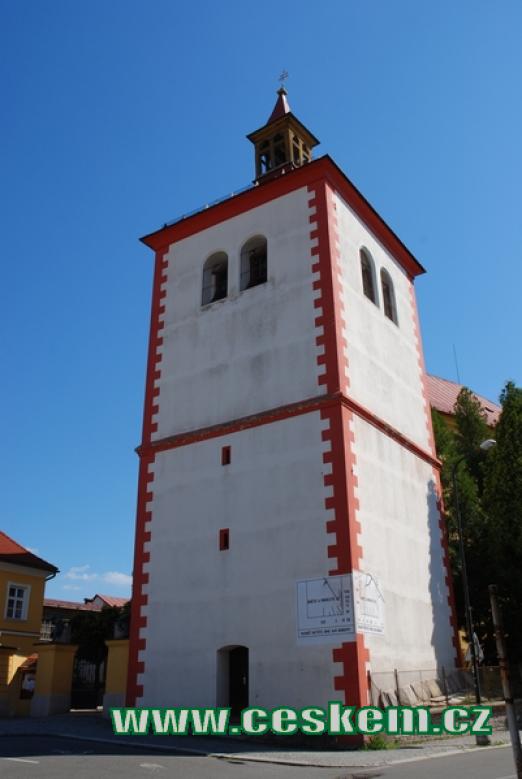 Zdejší kostel svatého Václava.