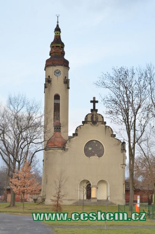 Pohled na secesní kostel CČSH.
