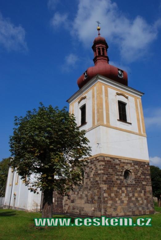 Věž kostela sv. Vavřince.